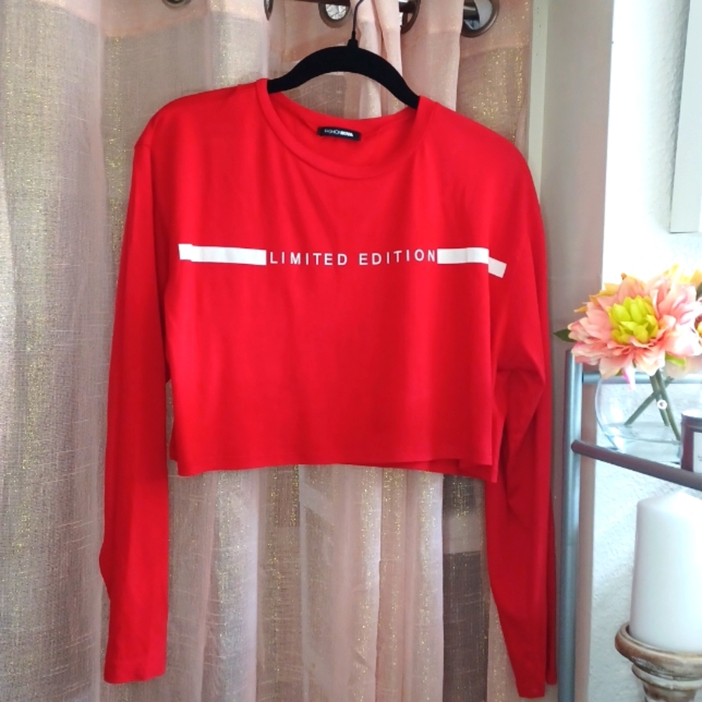 FASHION NOVA Red 3/4 Sleeve Crop Top Tee